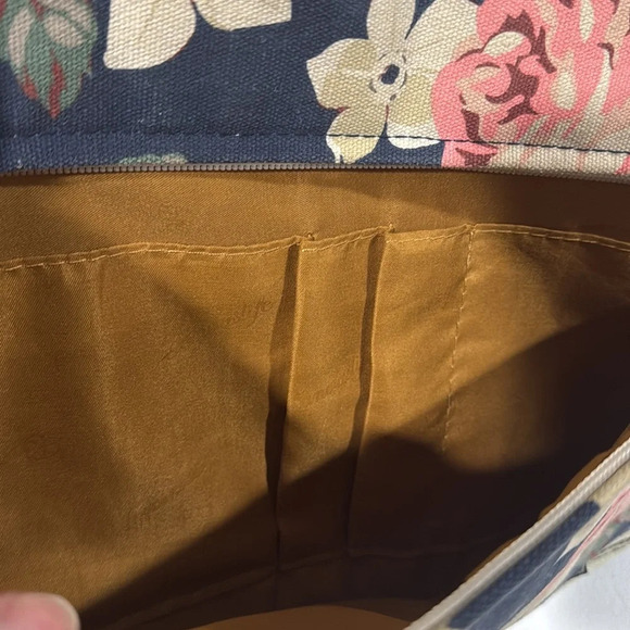 Canvaslife White Rose Laptop Sleeve 15x11” - Picture 4 of 5